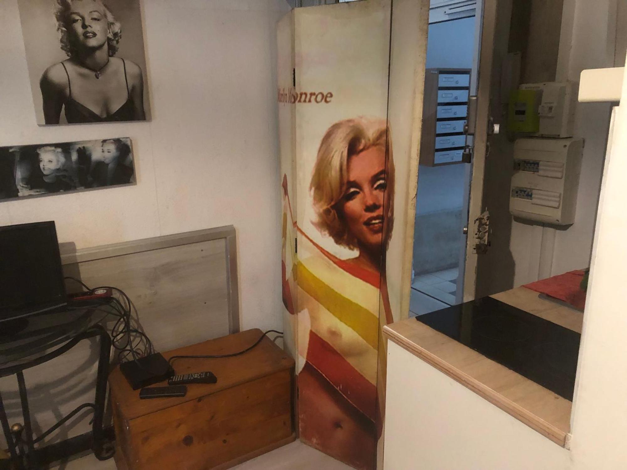 Studio "Maryline" Sejours Parisiens Abordables - Rez De Chaussee Sur Beau Patio Ombrage- Accessible Handcaps - Grand Canape-Lit Clic Clac 2 Places - Cuisine Equipee - Salle De Bains - 5 Minutes Du Metro Brochant Ligne 13,Bus 74 Et 31 Exterior foto